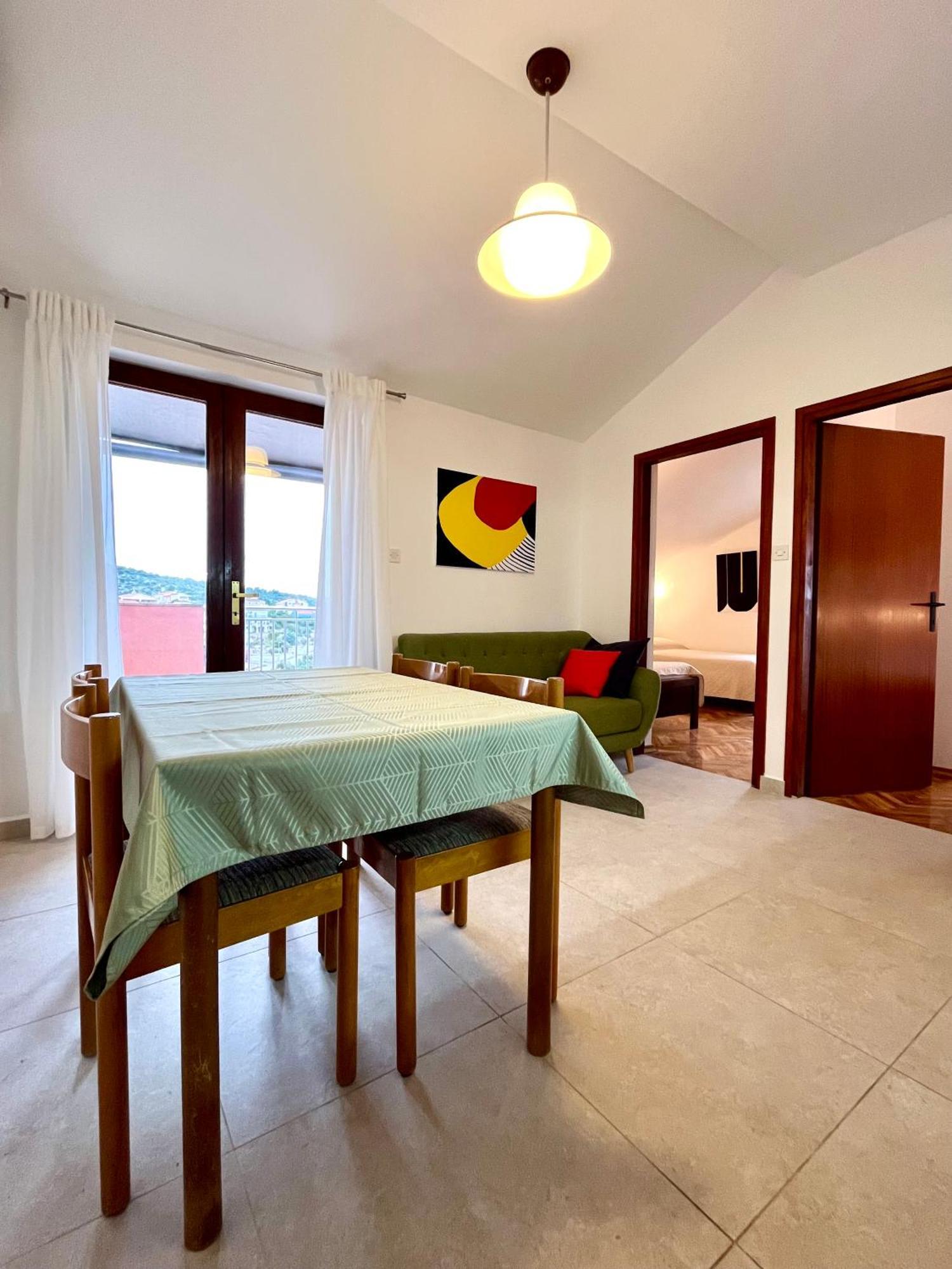 Apartments Martina Примоштен Экстерьер фото
