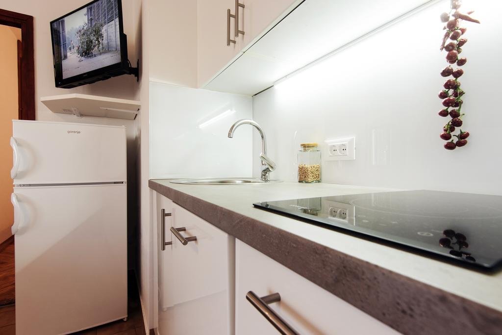 Apartments Martina Примоштен Экстерьер фото