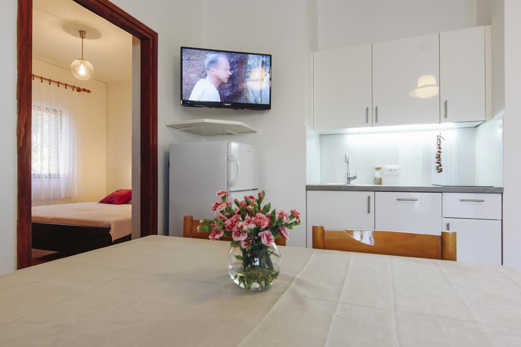 Apartments Martina Примоштен Экстерьер фото