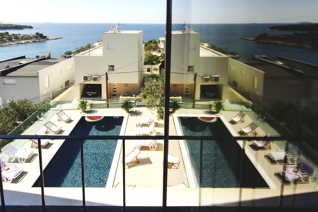Apartments Martina Примоштен Экстерьер фото