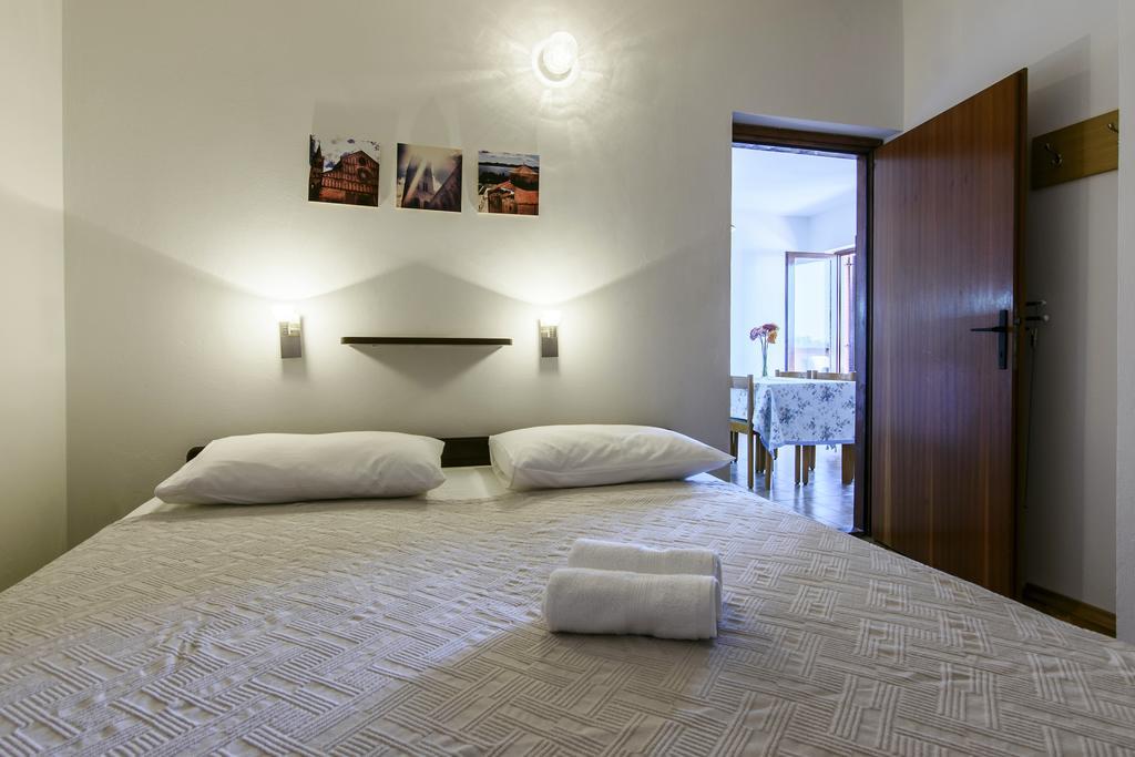 Apartments Martina Примоштен Экстерьер фото