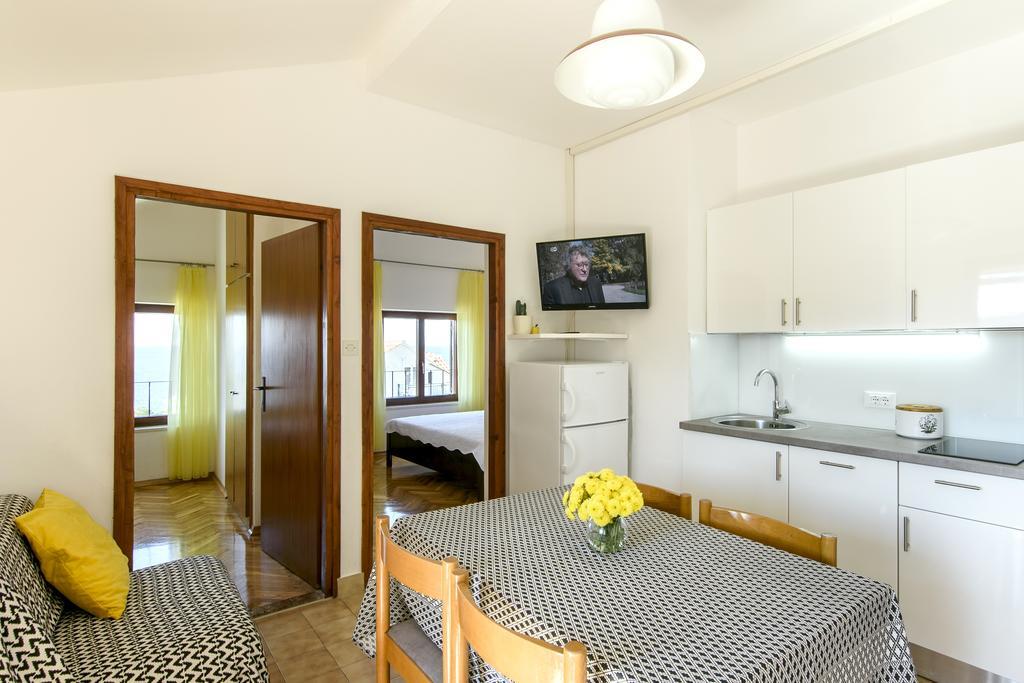 Apartments Martina Примоштен Экстерьер фото