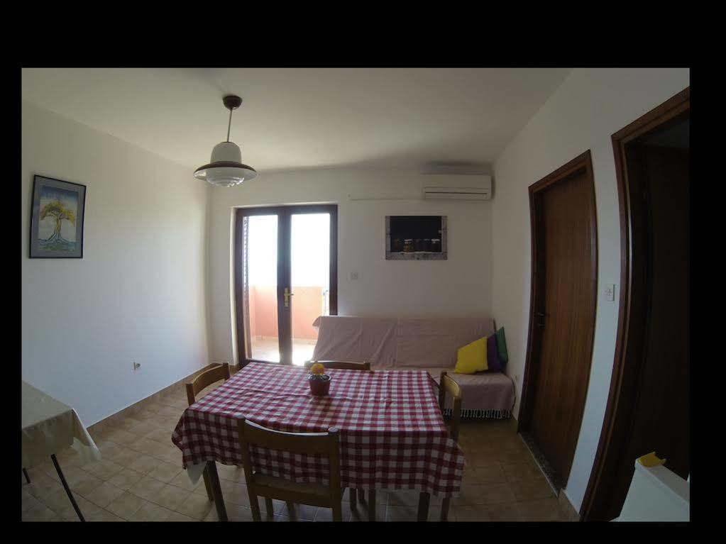 Apartments Martina Примоштен Экстерьер фото